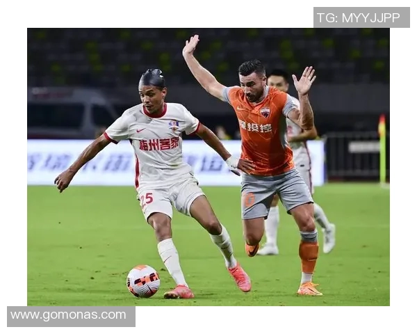 深圳足球队的团队协作揭秘:如何铸就胜利的背后故事与默契配合 深圳足球队的团队协作揭秘:如何铸就胜利的背后故事与默契配合