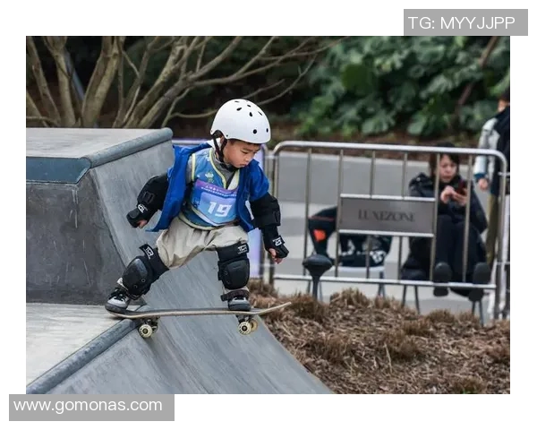 成都滑板队包夹战术解析与滑板文化的深度探讨