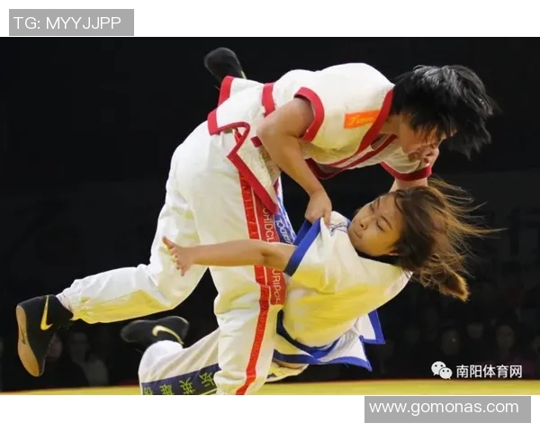 黄强独家篮球心得分享:从基本功到战术思维的全面解析与实战应用 黄强独家篮球心得分享:从基本功到战术思维的全面解析与实战应用