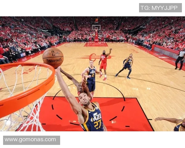 火箭队与爵士队激战正酣最终比分12比7精彩瞬间回顾与分析