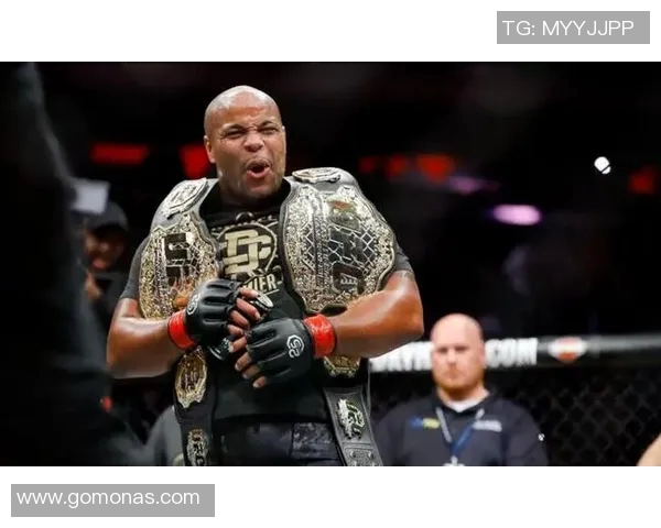 琼斯与科米尔的巅峰对决结果揭晓谁才是最终胜者