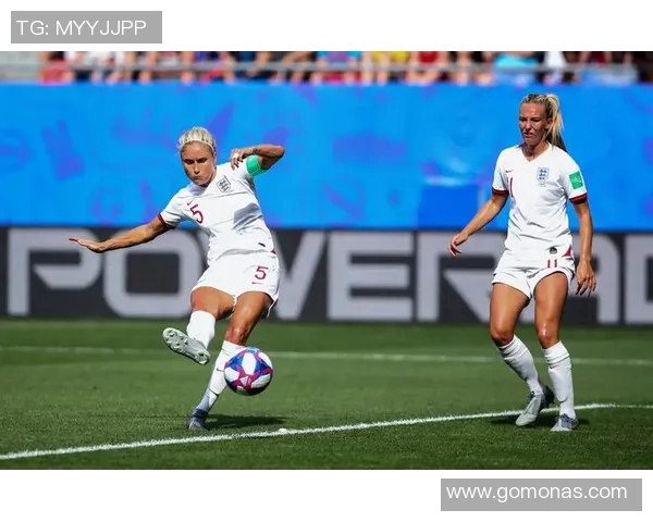 英格兰与喀麦隆下半场精彩对决回顾与分析 英格兰与喀麦隆下半场精彩对决回顾与分析